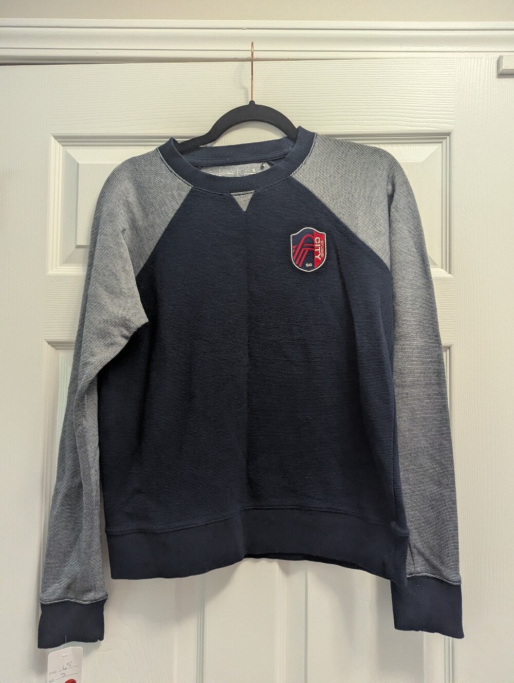 Antigua St. Louis City SC Sweatshirt, Small Navy Gray Raglan Crewneck